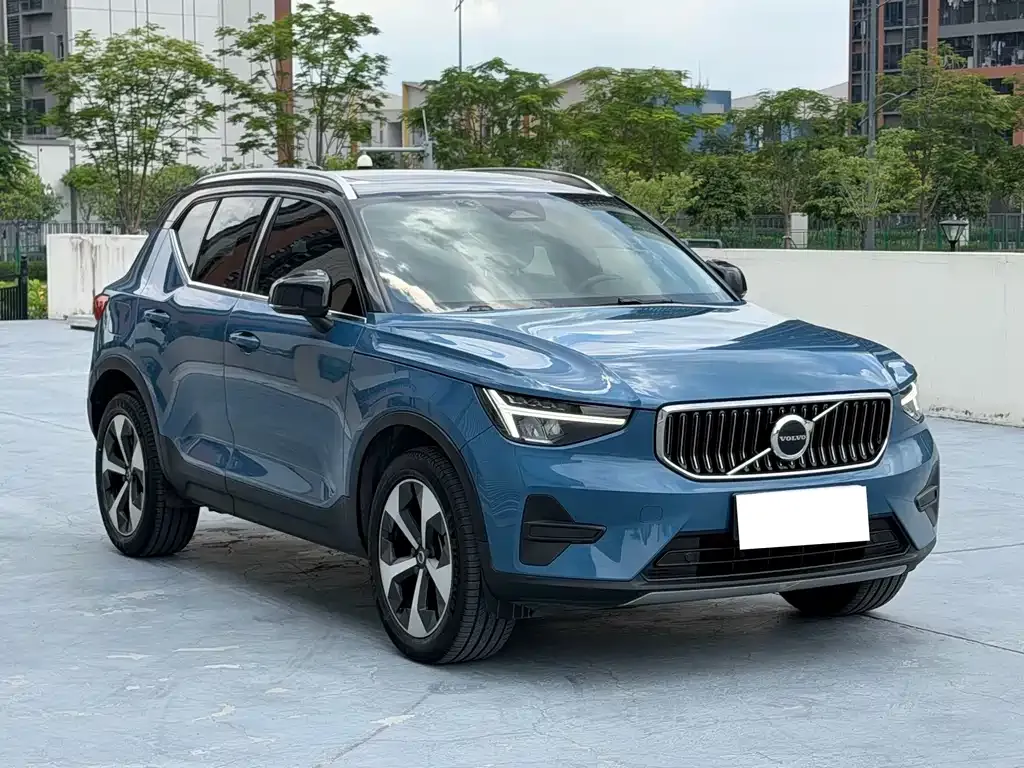 Volvo XC40 — фото 5