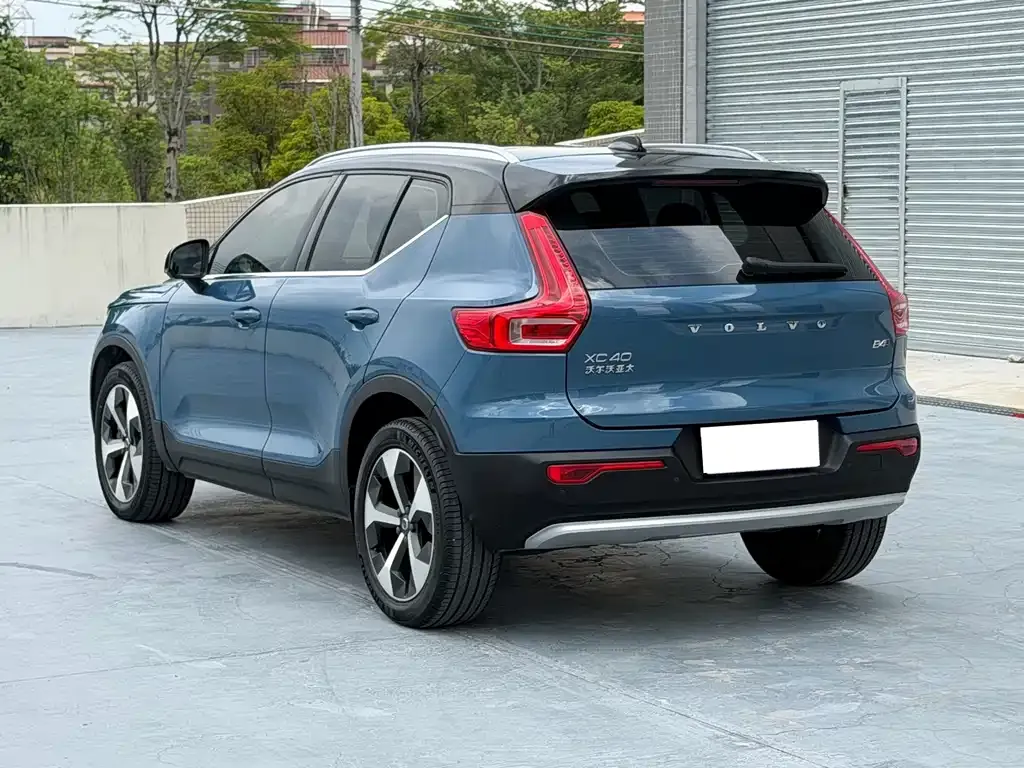 Volvo XC40 — фото 3