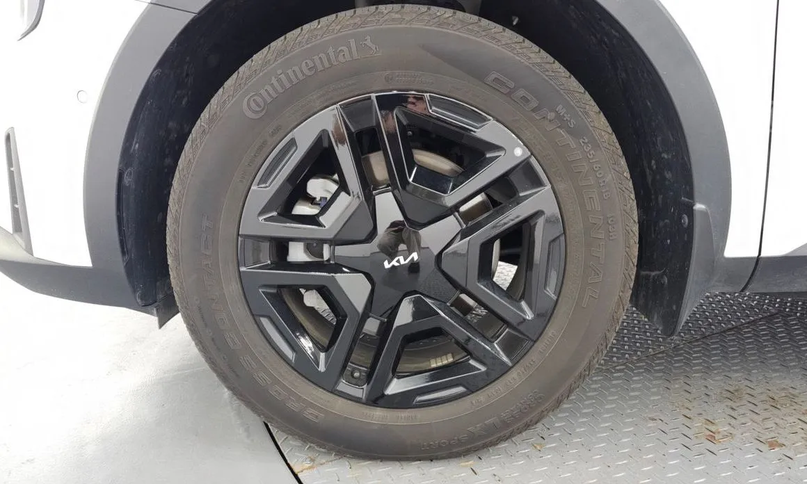 Kia Sorento — фото 10
