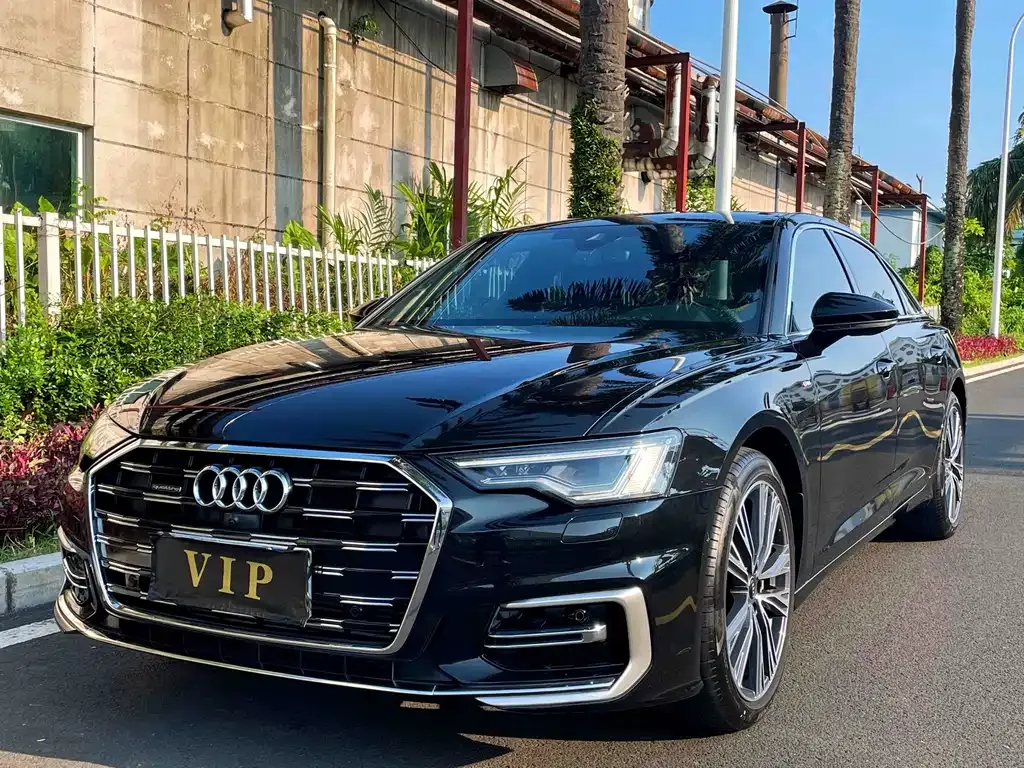 Audi A6L — фото 1