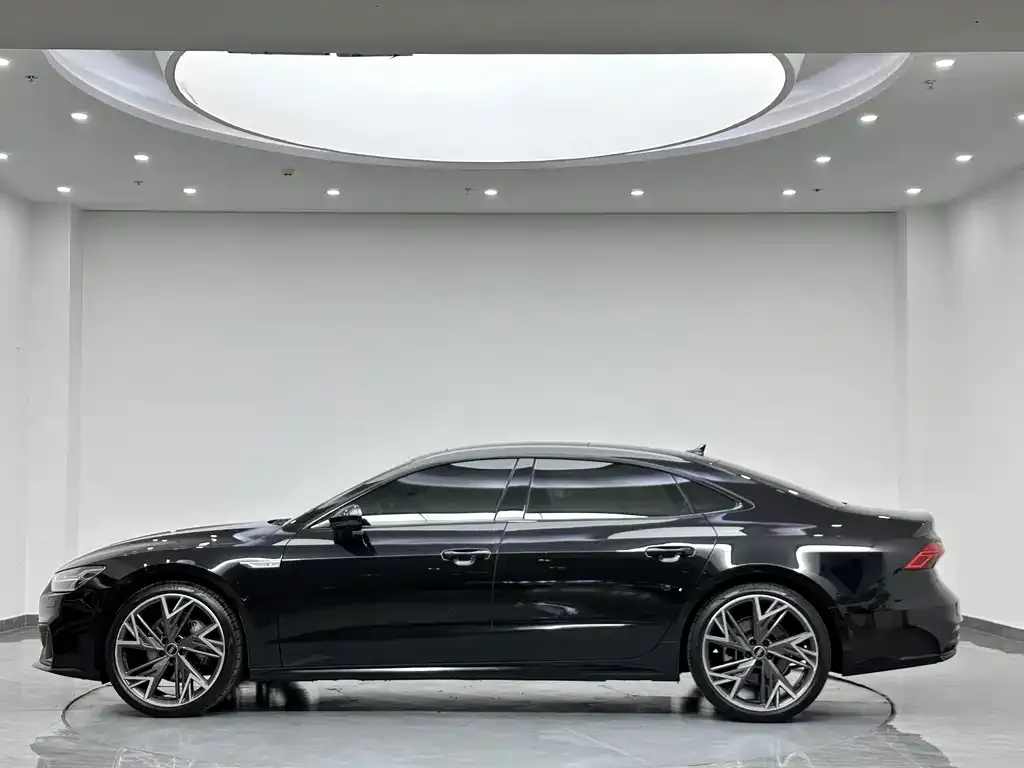 Audi A7L — фото 5