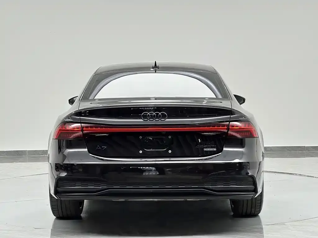Audi A7L — фото 7