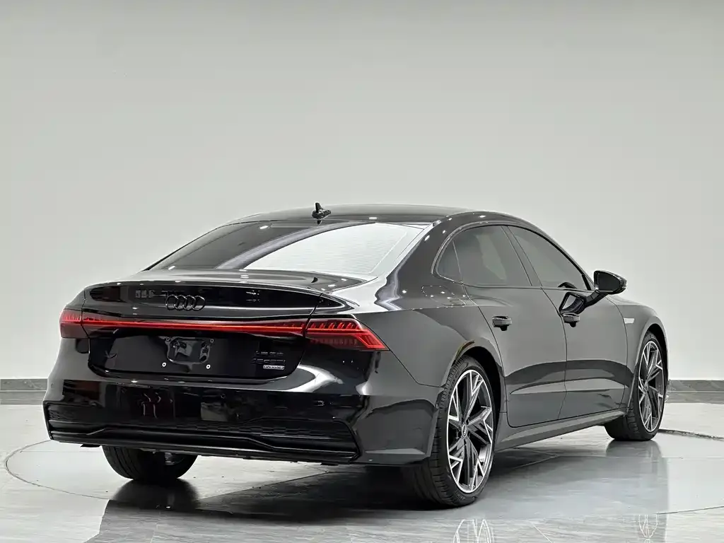Audi A7L — фото 9