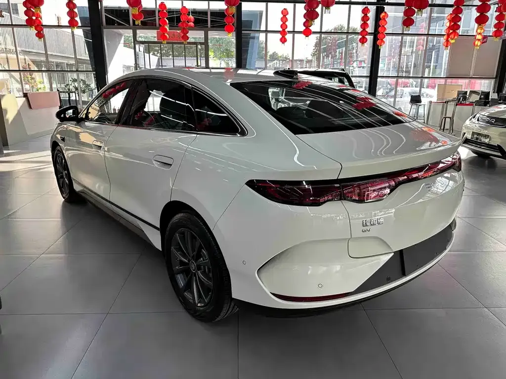 BYD Qin L — фото 6