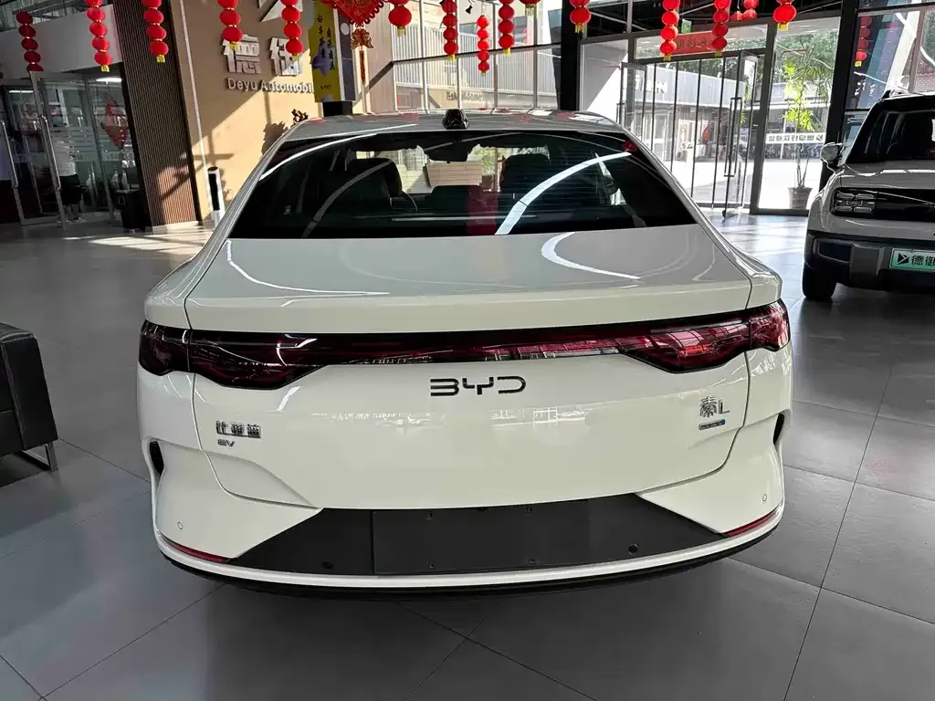 BYD Qin L — фото 5