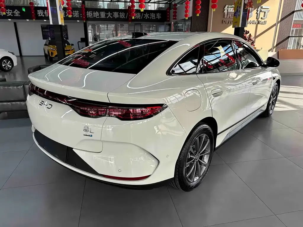 BYD Qin L — фото 7