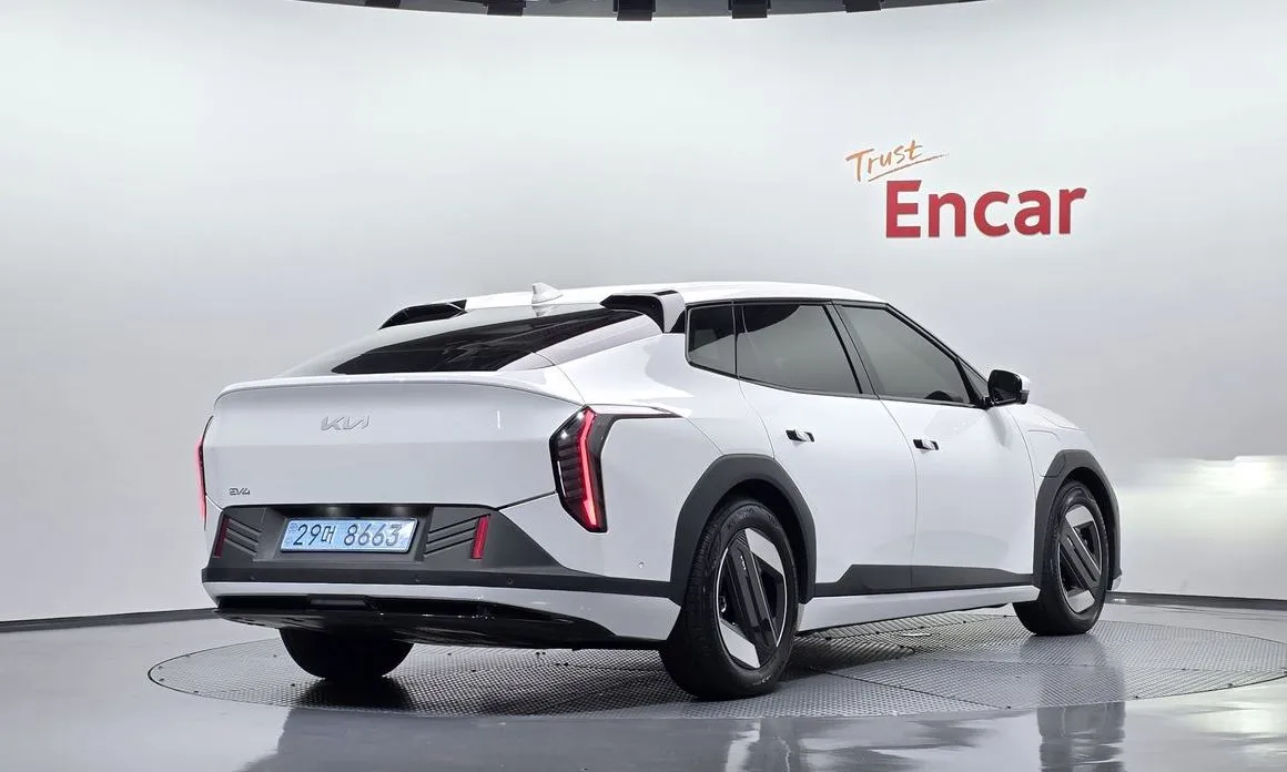 Kia EV4 — фото 3