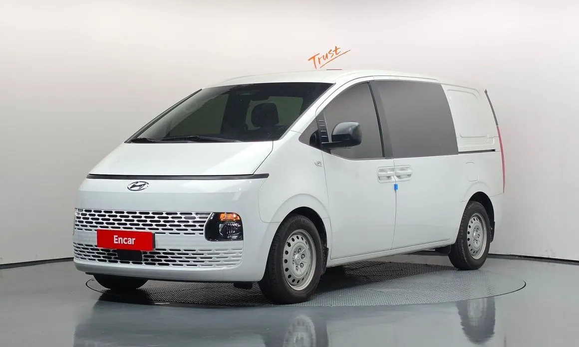 Hyundai Staria — фото 1