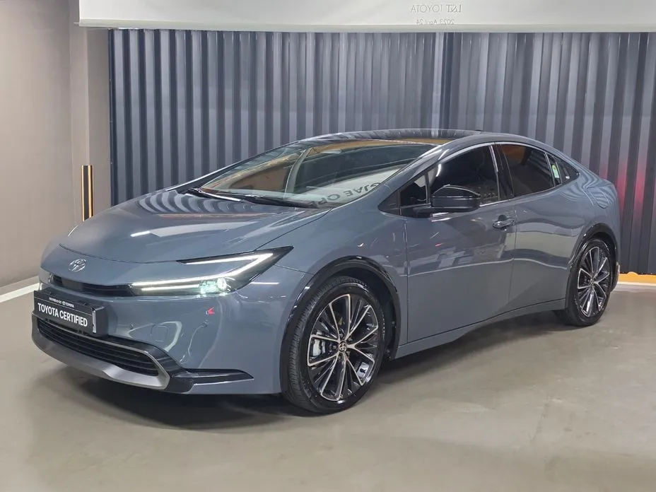 Toyota Prius — фото 1