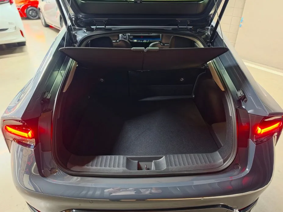 Toyota Prius — фото 10