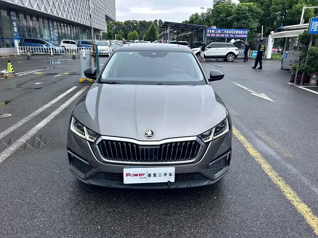 Skoda Octavia — фото 10