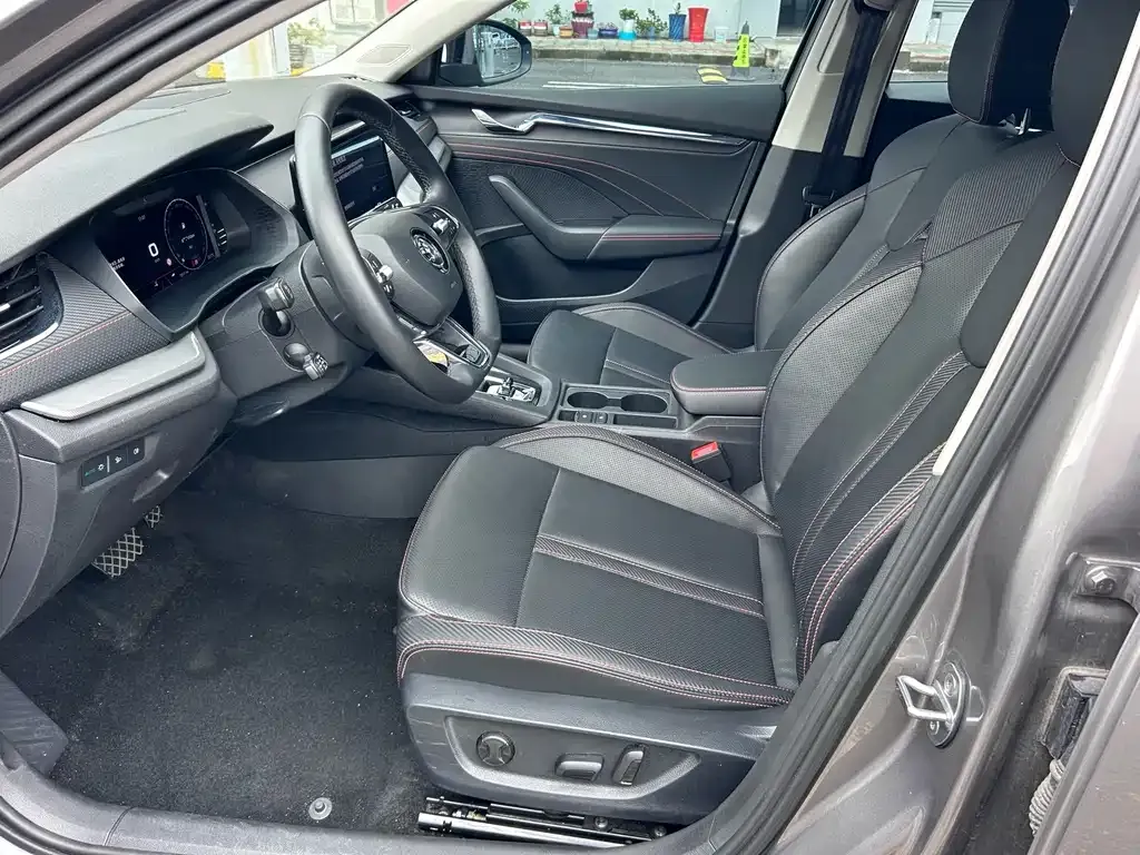 Skoda Octavia — фото 8