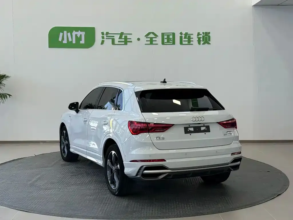 Audi Q3 — фото 10