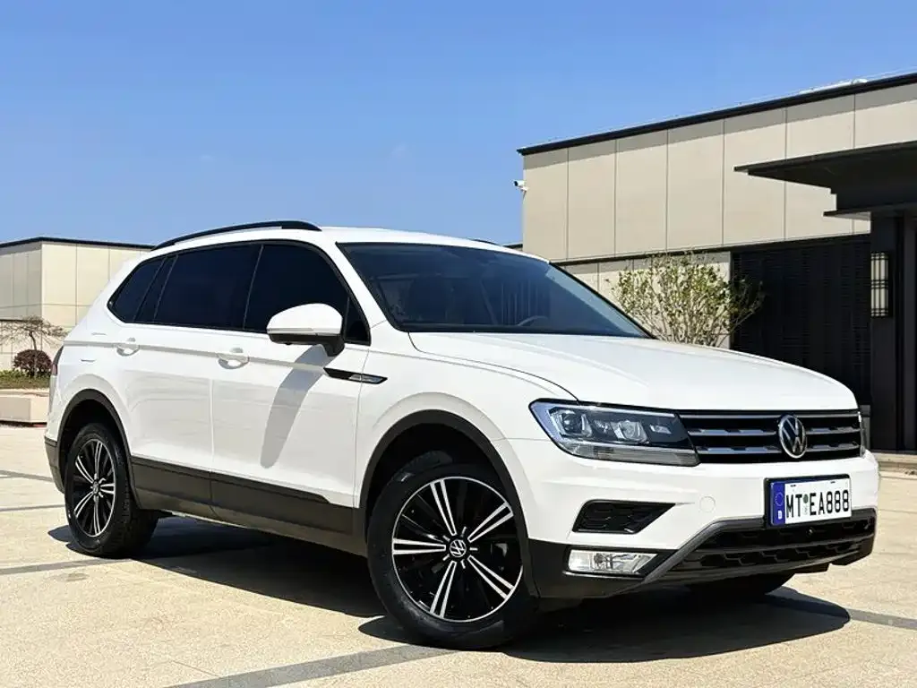 Volkswagen Tiguan L — фото 4