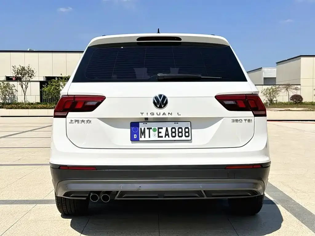 Volkswagen Tiguan L — фото 7