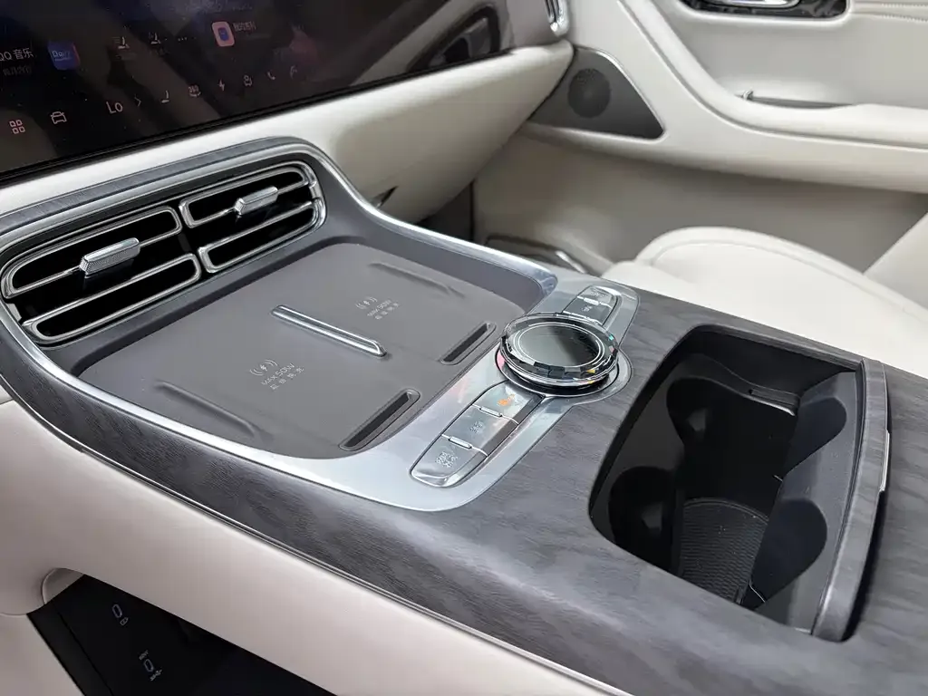 Geely Galaxy M9 — фото 4
