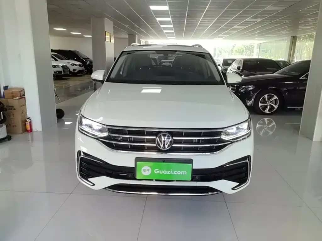 Volkswagen Tiguan L — фото 3