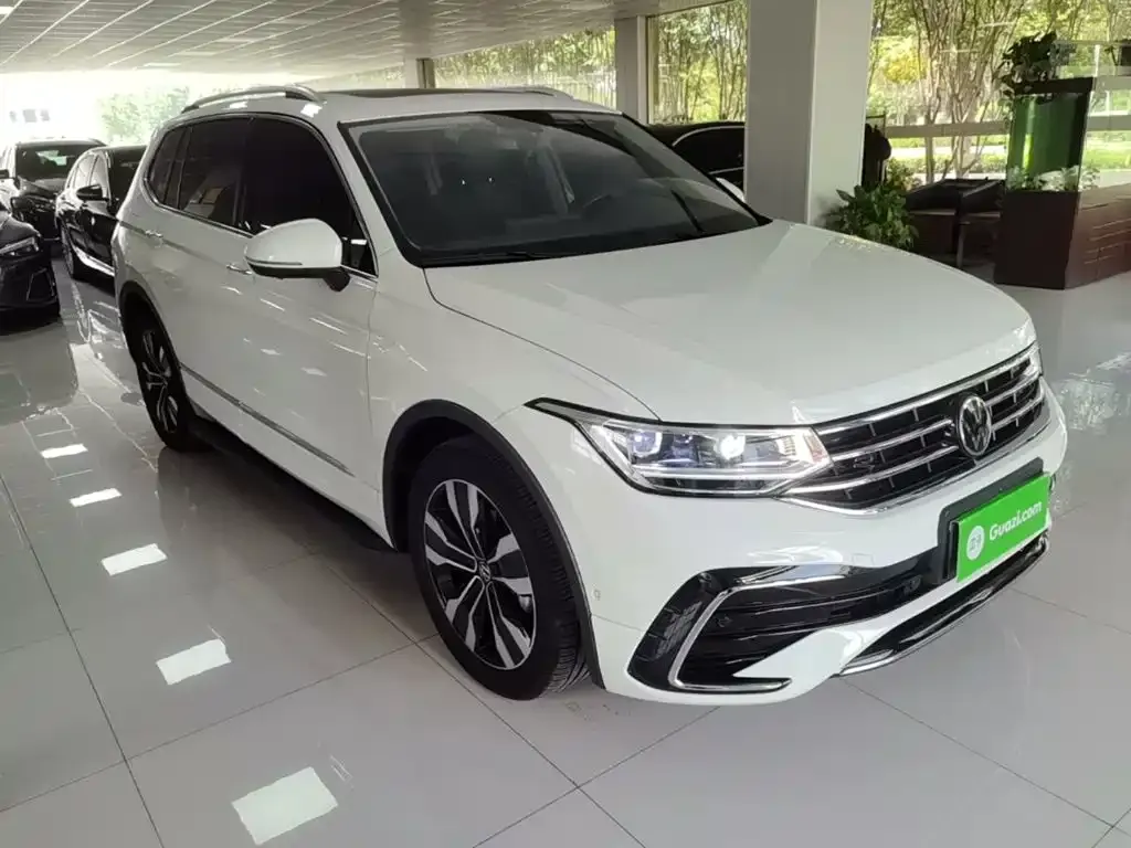Volkswagen Tiguan L — фото 8