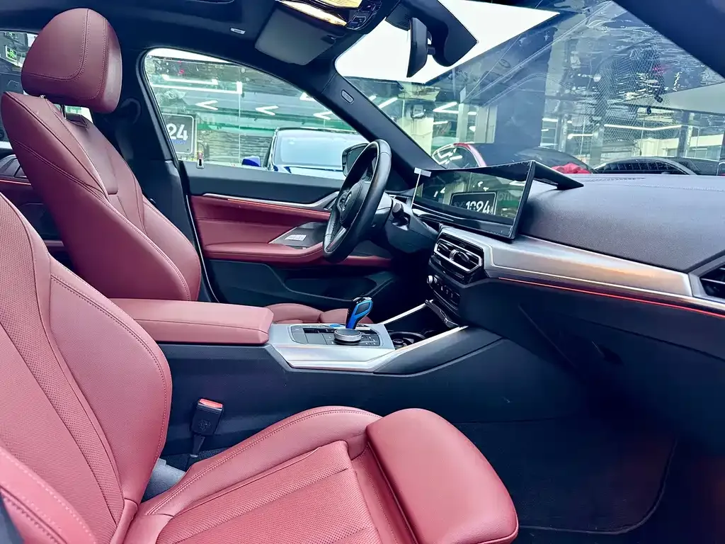 BMW i4 — фото 10