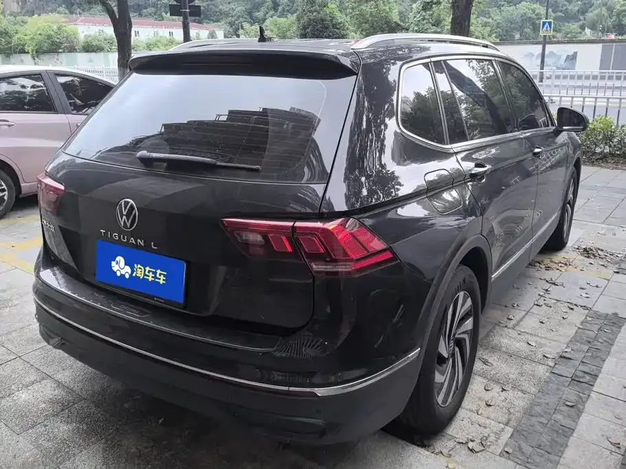 Volkswagen Tiguan L — фото 3