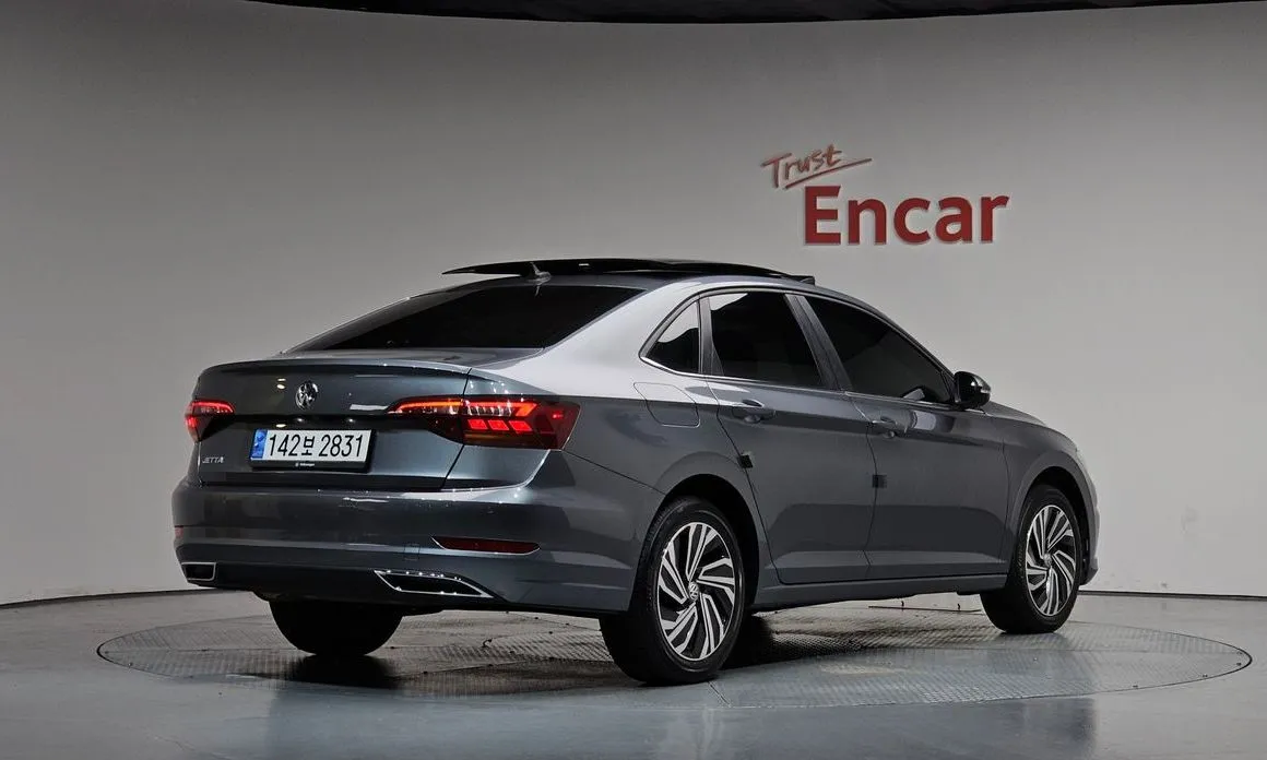 Volkswagen Jetta — фото 4