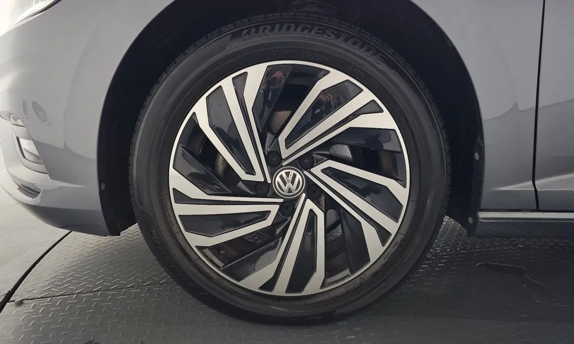 Volkswagen Jetta — фото 8