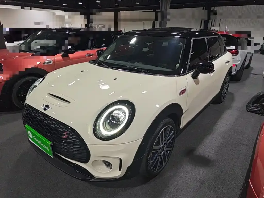 MINI Clubman — фото 1