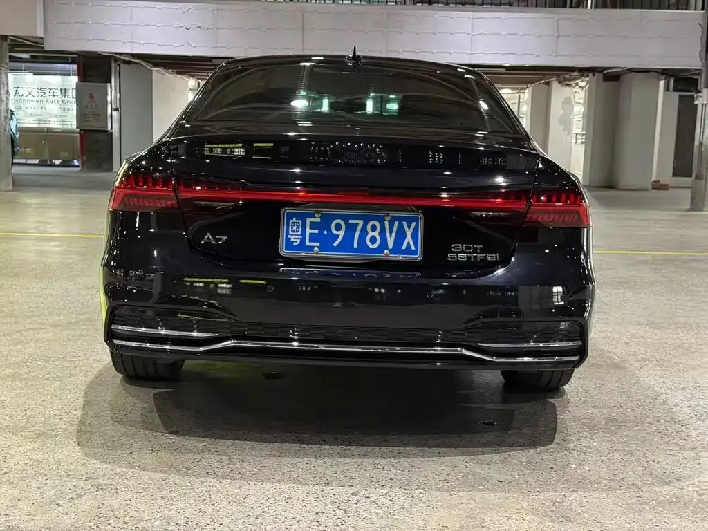 Audi A7L — фото 10