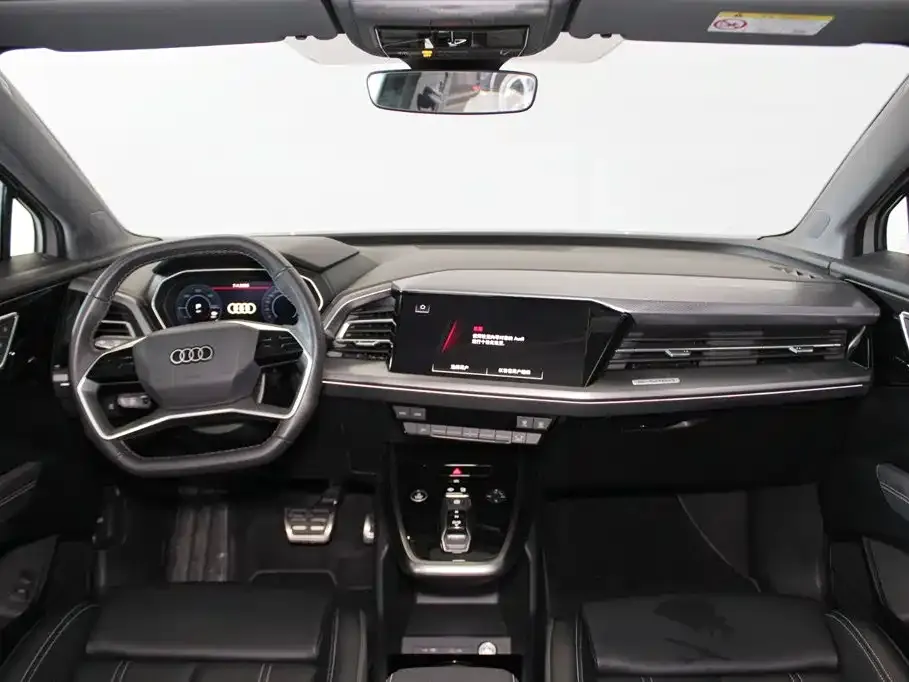 Audi Q4 e-tron — фото 10