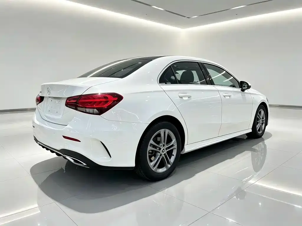 Mercedes-Benz A-Class — фото 10