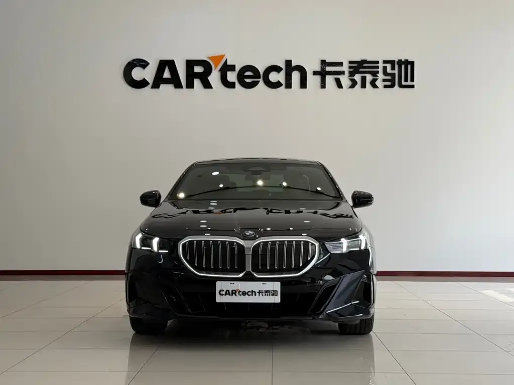 BMW 5 Series (Import) — фото 2