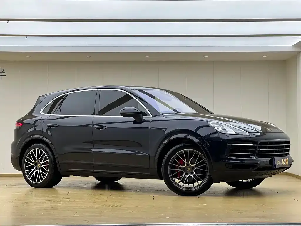 Porsche Cayenne — фото 2
