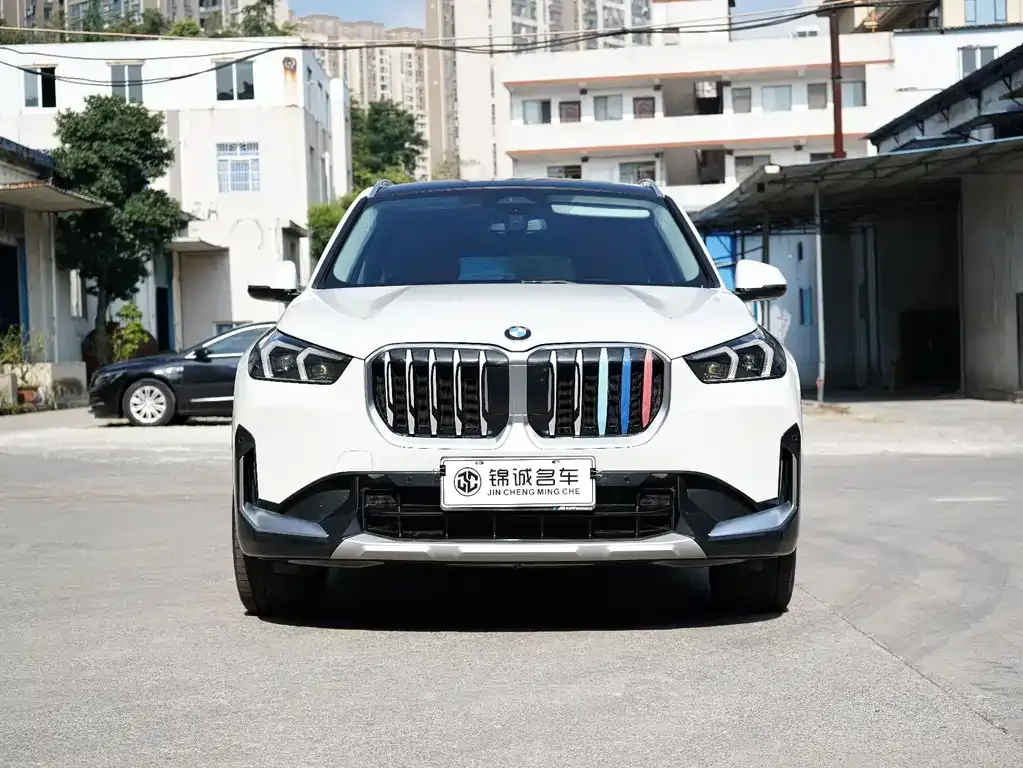 BMW X1 — фото 8