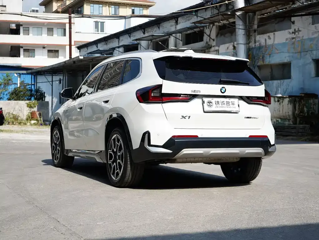 BMW X1 — фото 10