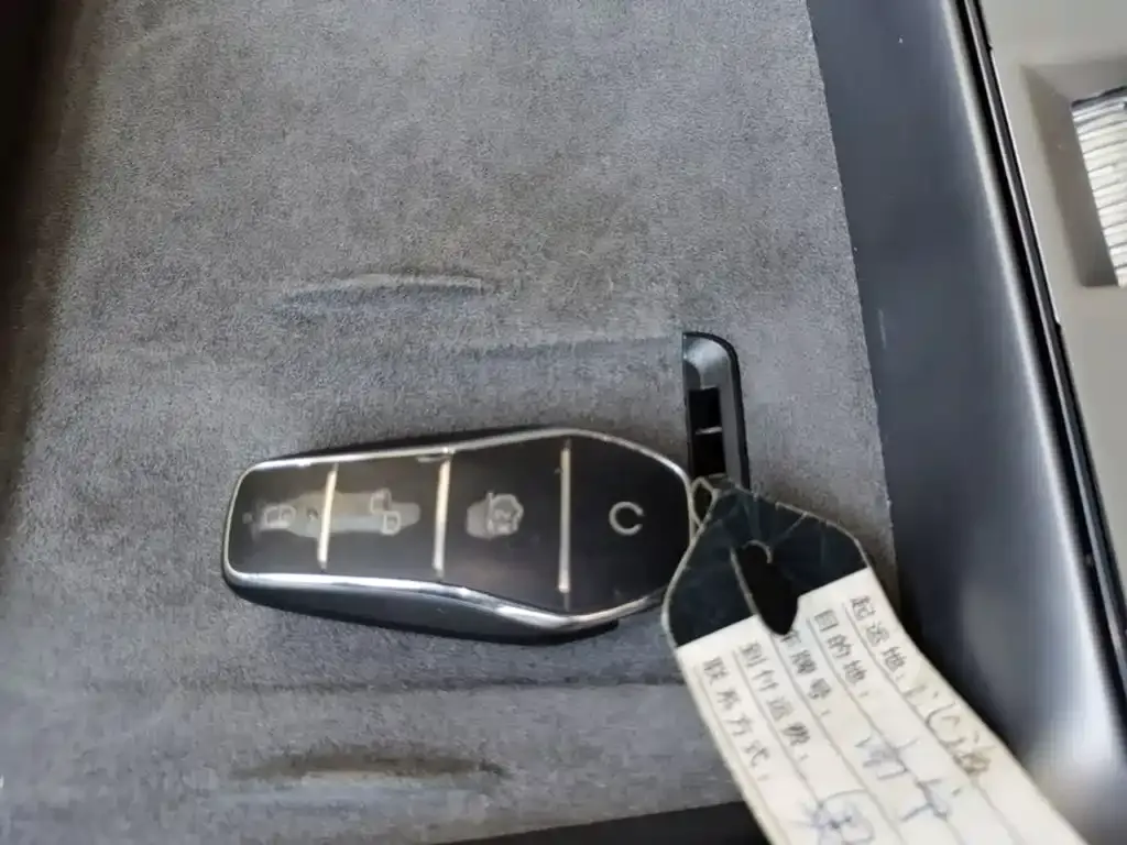 BYD Seal — фото 3