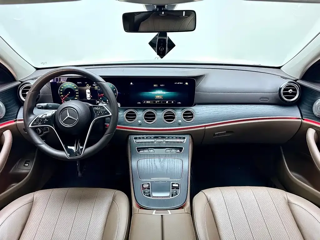 Mercedes-Benz E-Class — фото 7