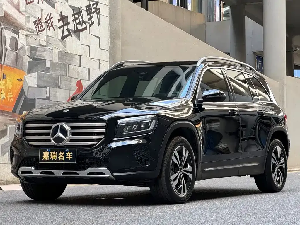 Mercedes-Benz GLB — фото 1