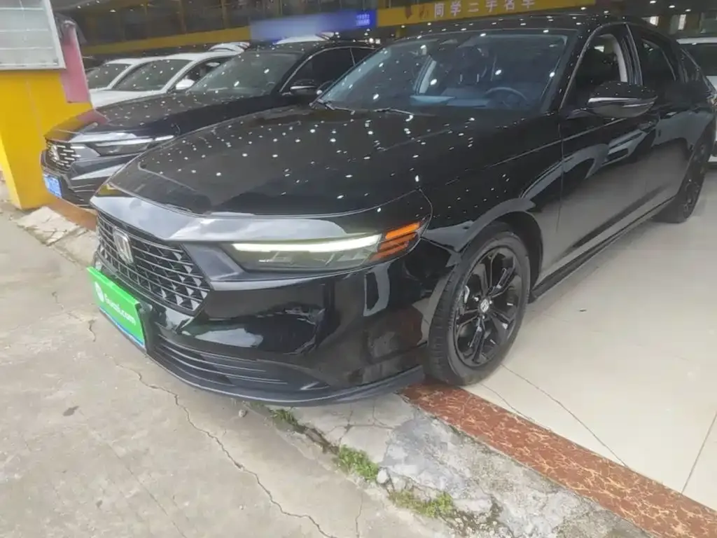 Honda Accord — фото 1