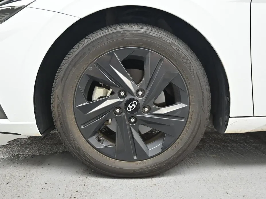 Hyundai AVANTE — фото 5