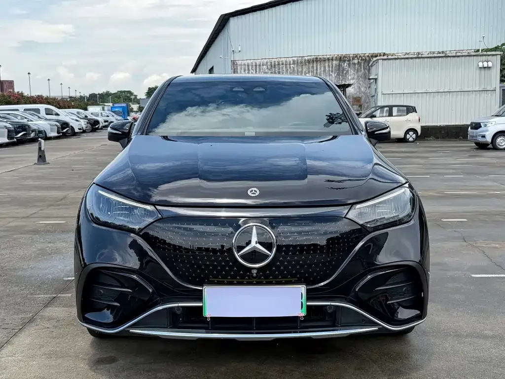 Mercedes-Benz EQE SUV — фото 4