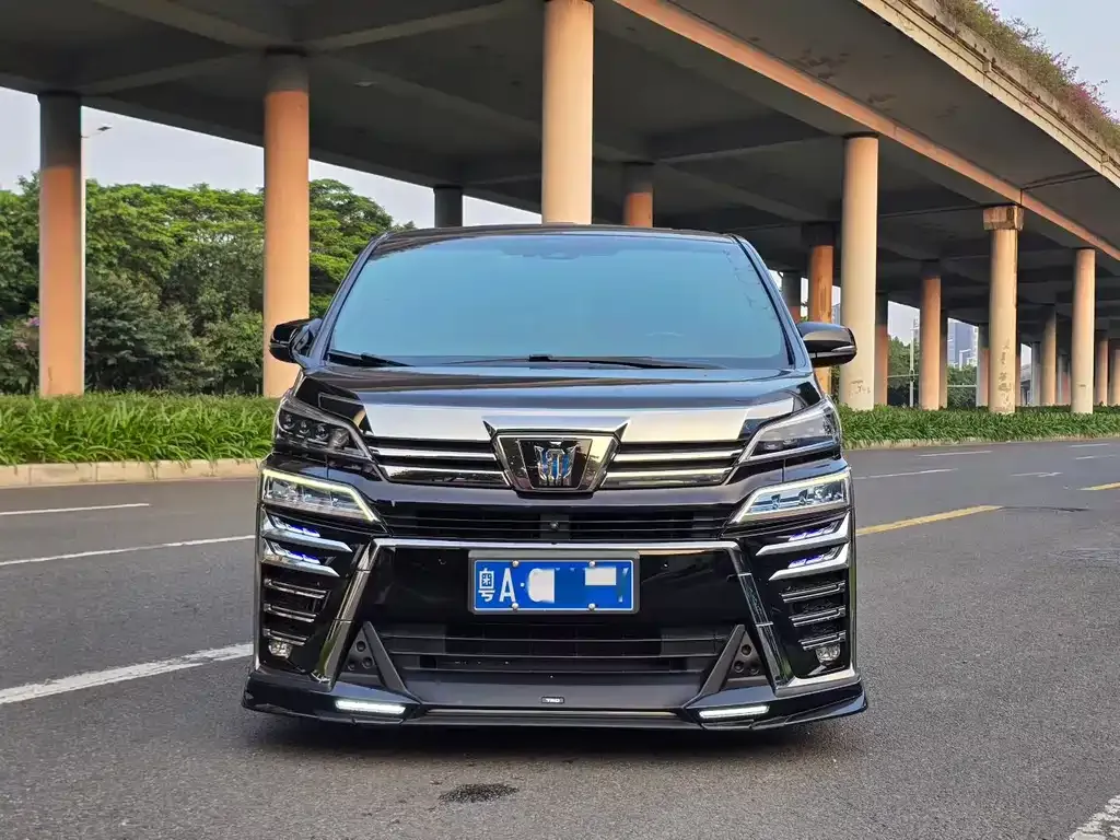Toyota Vellfire — фото 7