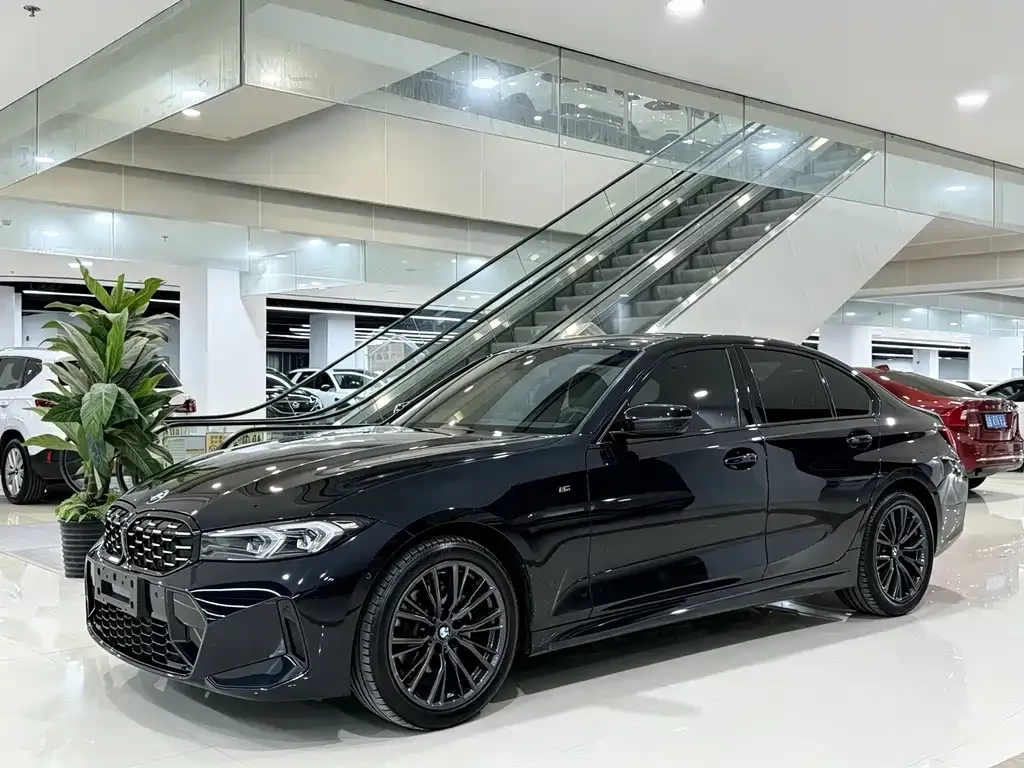 BMW 3 Series — фото 1
