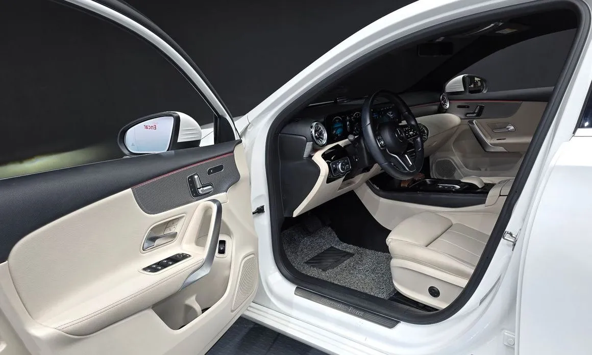 Mercedes-Benz A-Class — фото 10