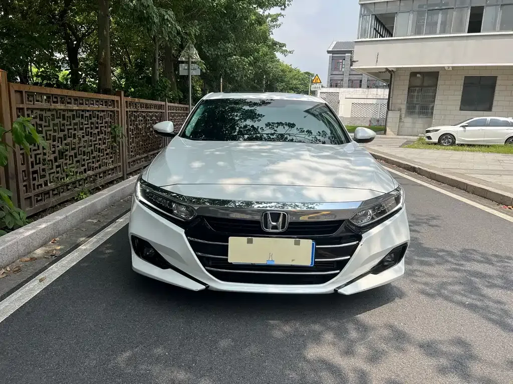 Honda Accord — фото 10