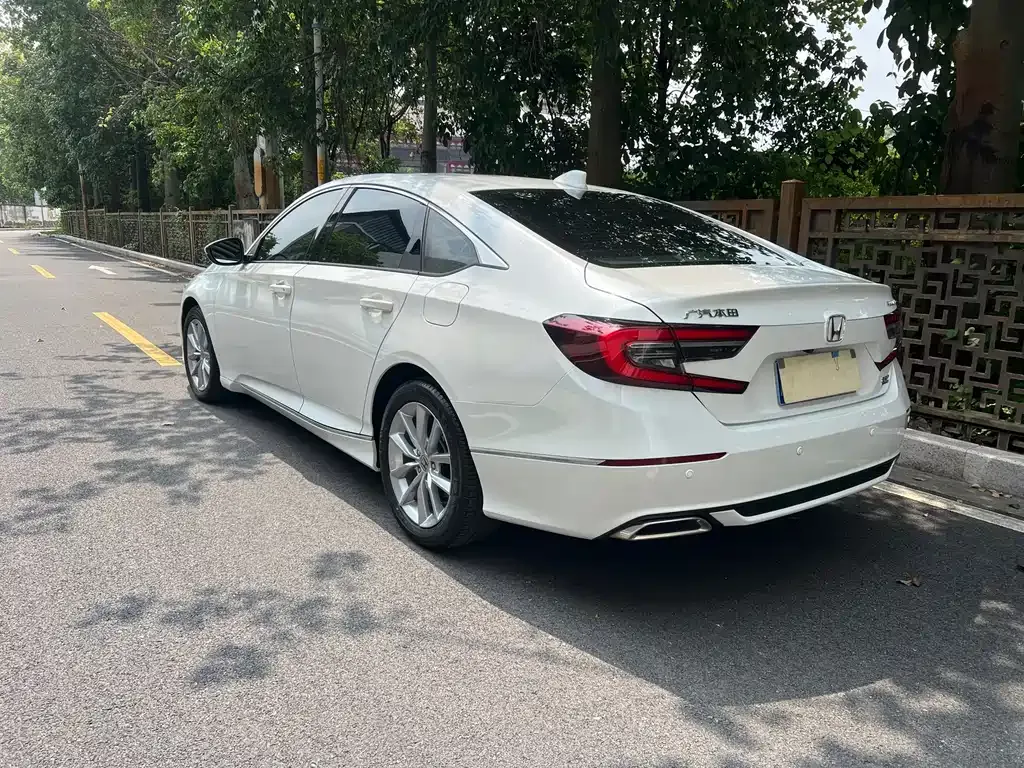Honda Accord — фото 4