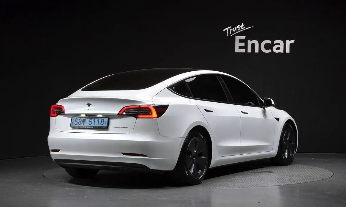 Tesla Model 3 — фото 3