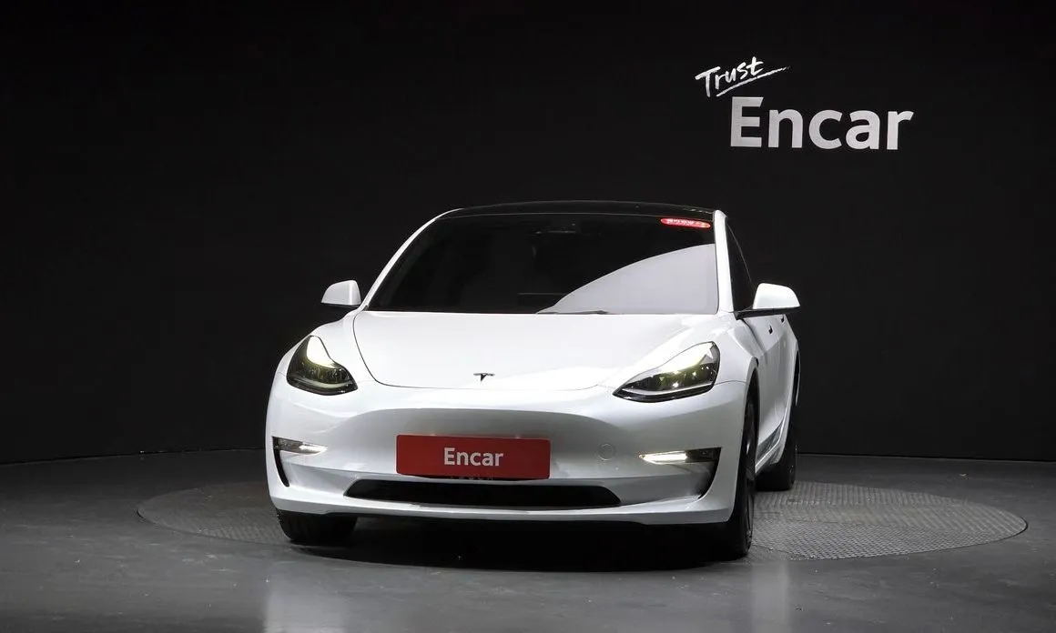 Tesla Model 3 — фото 7