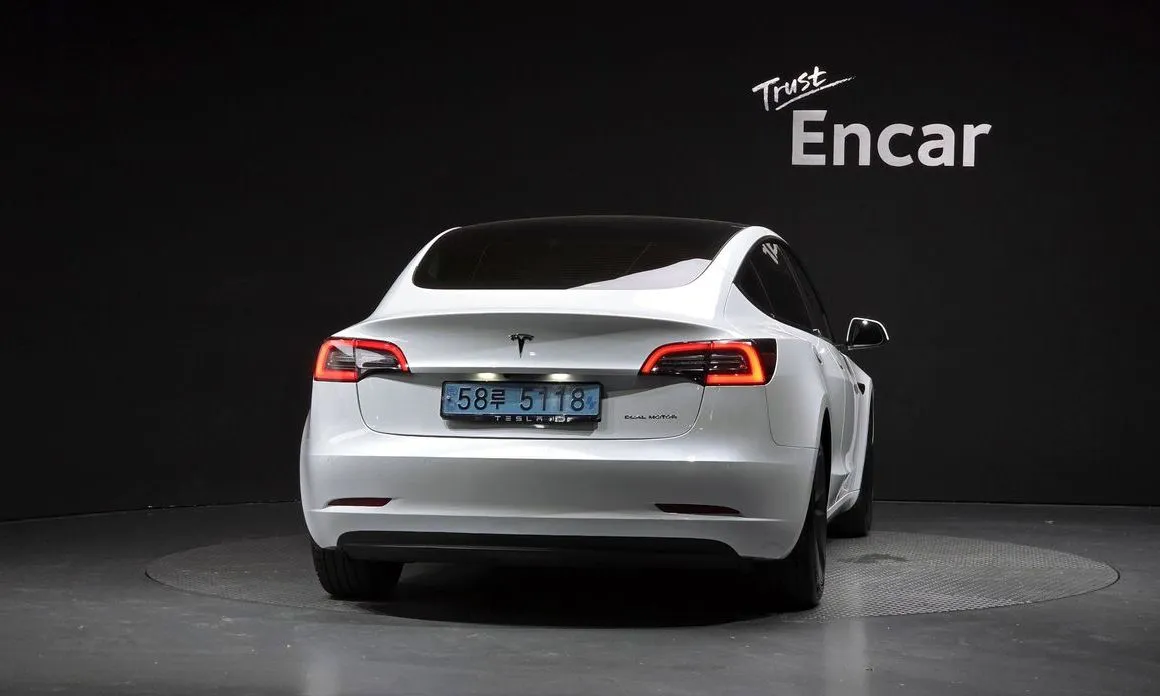 Tesla Model 3 — фото 6