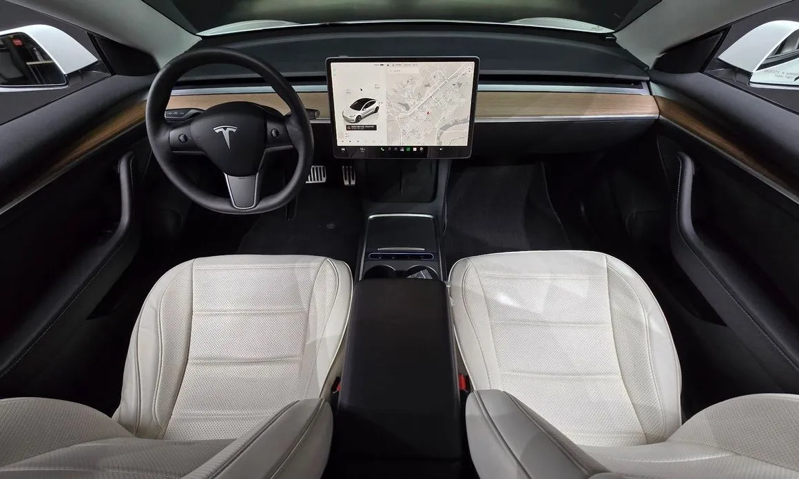 Tesla Model 3 — фото 8