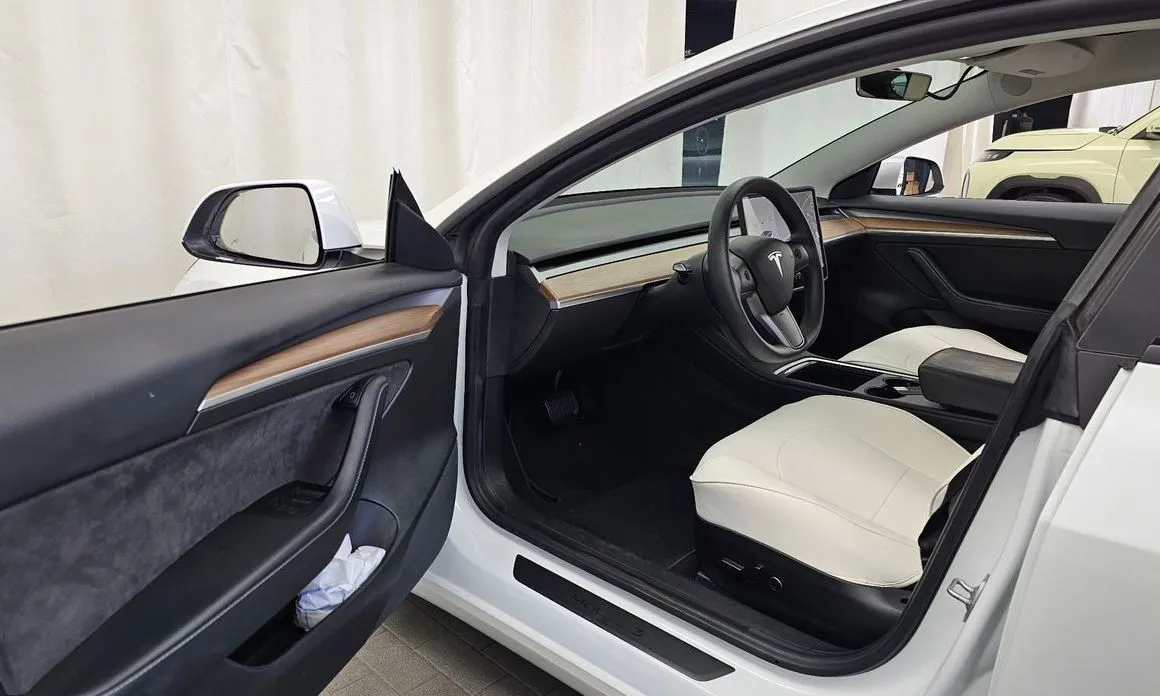 Tesla Model 3 — фото 4